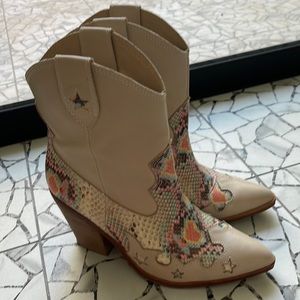 Aldo x Tezza - The Runaway boots - sold out style